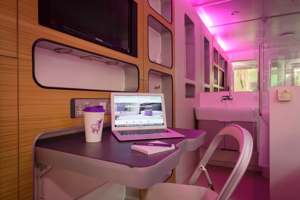 Yotelair London Heathrow Airport Hillingdon Dış mekan fotoğraf